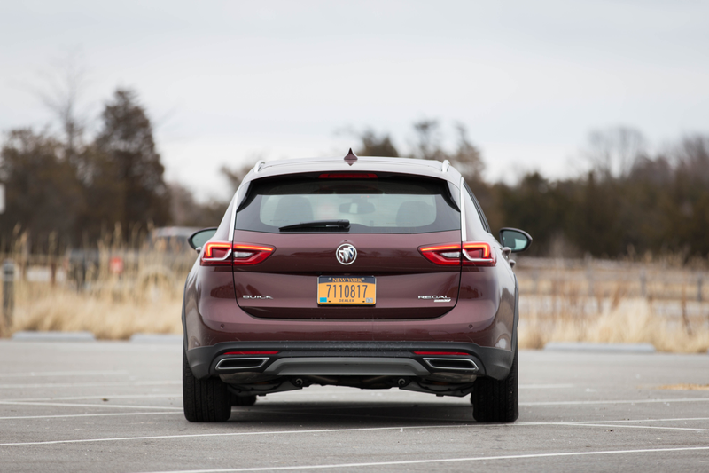 Illustration for article titled The 2018 Buick Regal TourX Is A Return Of The Classic American Family Car